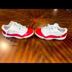 Jordan 11 Retro Low Cherry (2016)